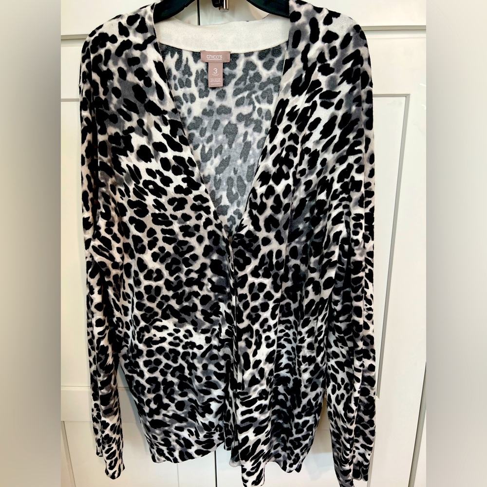 Chico’s leopard print cardigan Size 3, used condition
